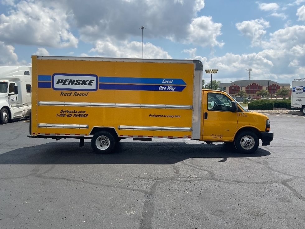 Light Duty Box Truck-Light and Medium Duty Trucks-GMC-2021-Savana G33903-Columbus-OH-69,942\n\t\tmiles-$ 35,000 - Image 14