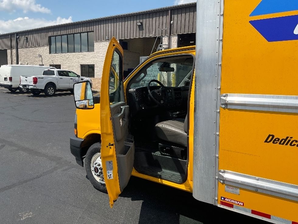 Light Duty Box Truck-Light and Medium Duty Trucks-GMC-2021-Savana G33903-Columbus-OH-69,942\n\t\tmiles-$ 35,000 - Image 15