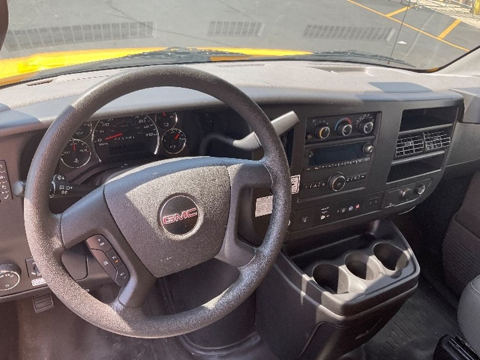 Light Duty Box Truck-Light and Medium Duty Trucks-GMC-2021-Savana G33903-Columbus-OH-69,942\n\t\tmiles-$ 35,000 - Image 17