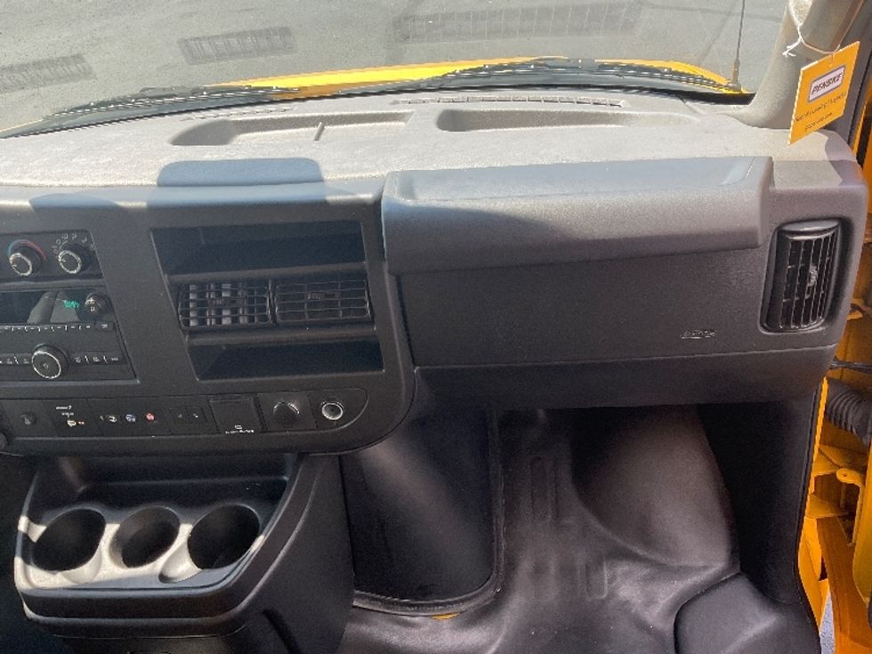 Light Duty Box Truck-Light and Medium Duty Trucks-GMC-2021-Savana G33903-Columbus-OH-69,942\n\t\tmiles-$ 35,000 - Image 20