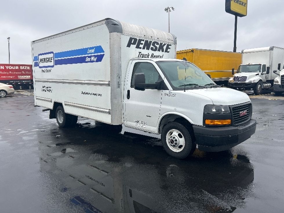 Light Duty Box Truck-Light and Medium Duty Trucks-GMC-2021-Savana G33903-Columbus-OH-89,377\n\t\tmiles-$ 29,750 - Image 1