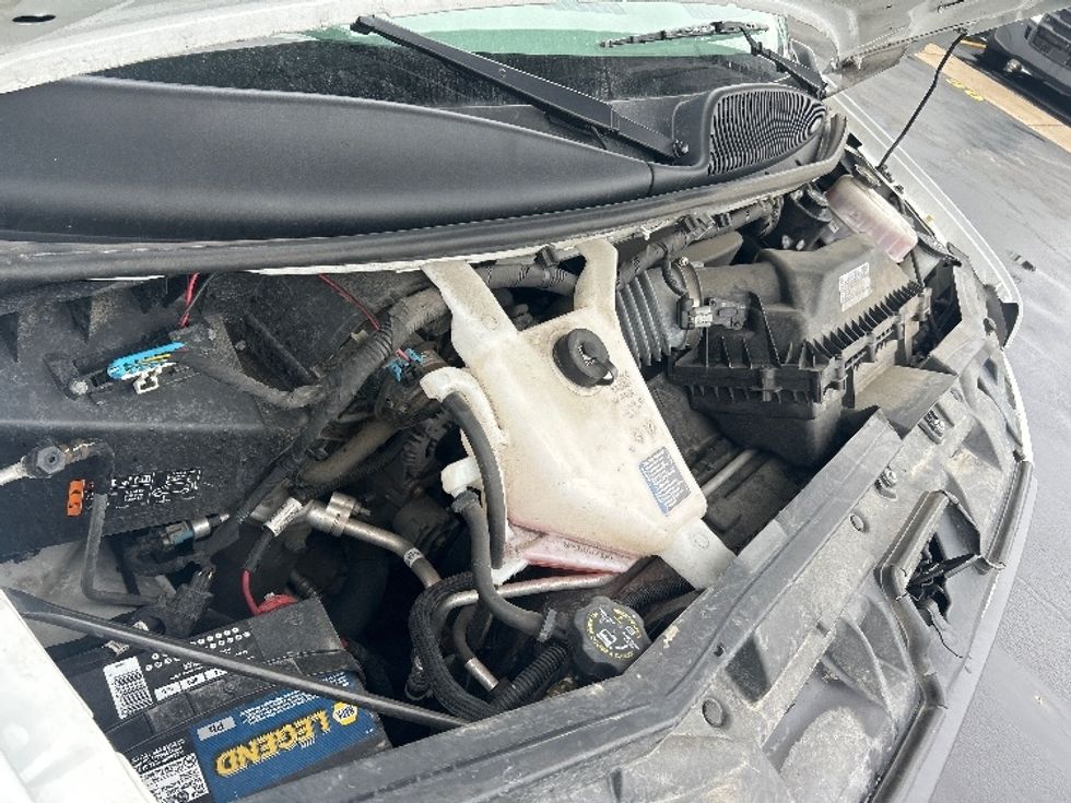 Light Duty Box Truck-Light and Medium Duty Trucks-GMC-2021-Savana G33903-Columbus-OH-89,377\n\t\tmiles-$ 29,750 - Image 23