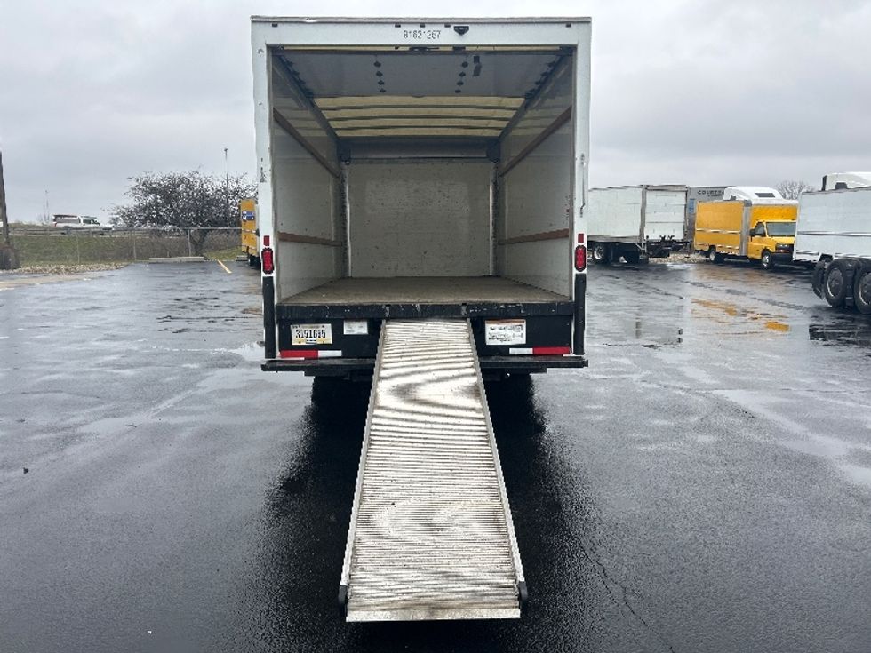 Light Duty Box Truck-Light and Medium Duty Trucks-GMC-2021-Savana G33903-Columbus-OH-89,377\n\t\tmiles-$ 29,750 - Image 9