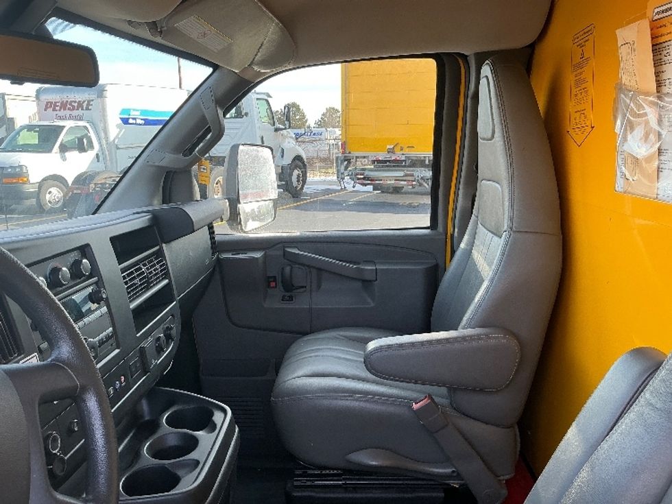 Light Duty Box Truck-Light and Medium Duty Trucks-GMC-2021-Savana G33903-Columbus-OH-95,444\n\t\tmiles-$ 26,250 - Image 19