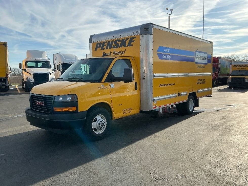 Light Duty Box Truck-Light and Medium Duty Trucks-GMC-2021-Savana G33903-Columbus-OH-95,444\n\t\tmiles-$ 26,250 - Image 3