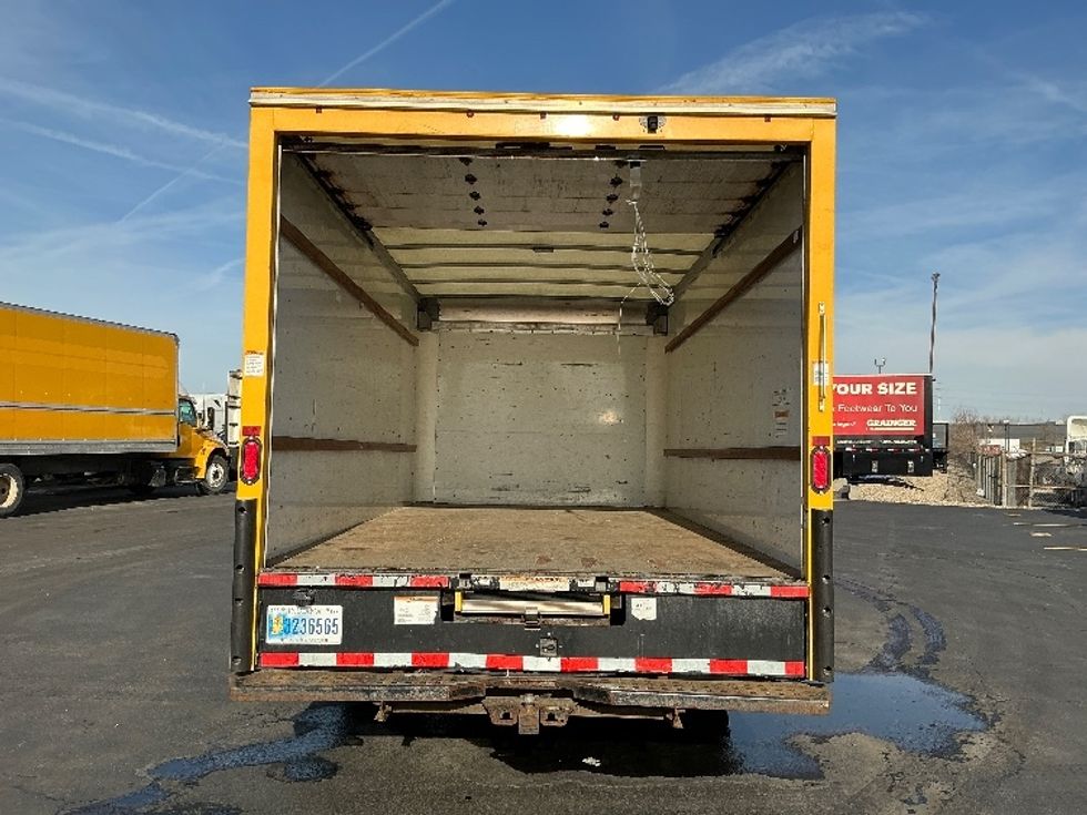 Light Duty Box Truck-Light and Medium Duty Trucks-GMC-2021-Savana G33903-Columbus-OH-95,444\n\t\tmiles-$ 26,250 - Image 8