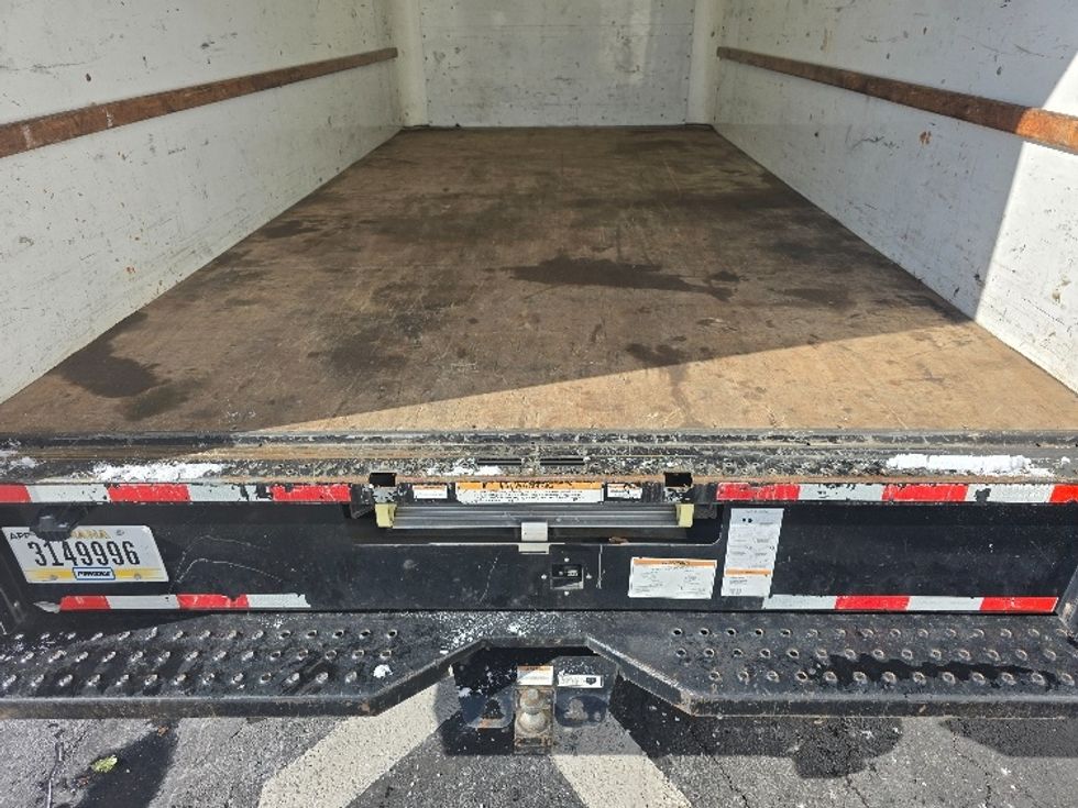 Light Duty Box Truck-Light and Medium Duty Trucks-GMC-2021-Savana G33903-Columbus-OH-99,677\n\t\tmiles-$ 28,500 - Image 10