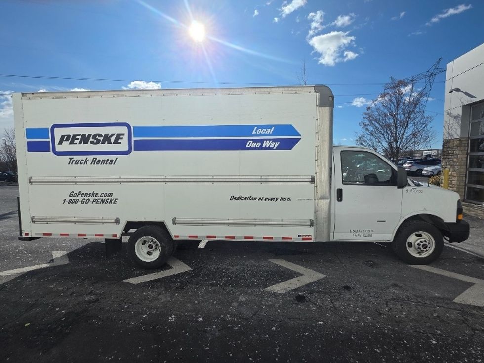 Light Duty Box Truck-Light and Medium Duty Trucks-GMC-2021-Savana G33903-Columbus-OH-99,677\n\t\tmiles-$ 28,500 - Image 15