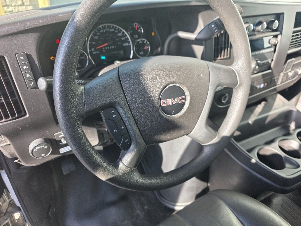 Light Duty Box Truck-Light and Medium Duty Trucks-GMC-2021-Savana G33903-Columbus-OH-99,677\n\t\tmiles-$ 28,500 - Image 17