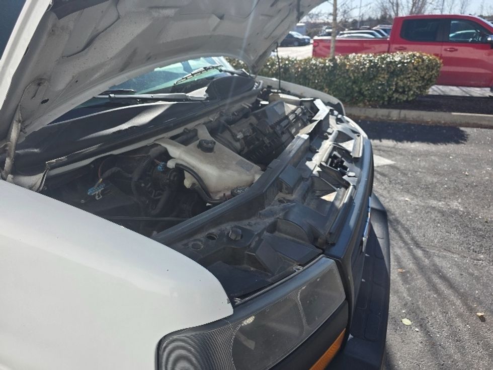 Light Duty Box Truck-Light and Medium Duty Trucks-GMC-2021-Savana G33903-Columbus-OH-99,677\n\t\tmiles-$ 28,500 - Image 23