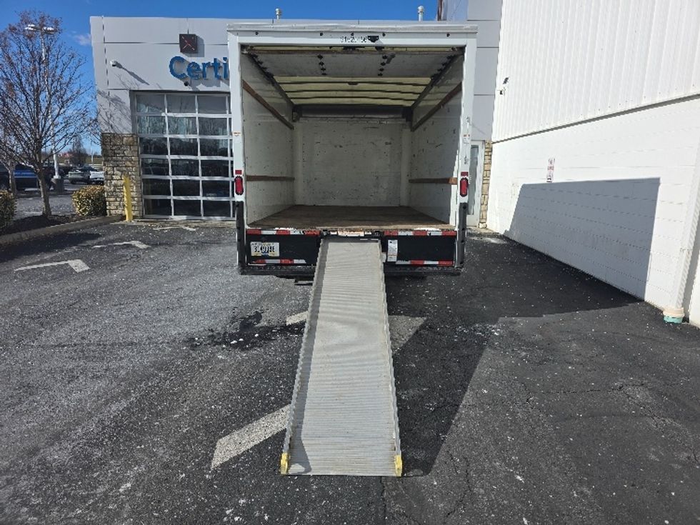 Light Duty Box Truck-Light and Medium Duty Trucks-GMC-2021-Savana G33903-Columbus-OH-99,677\n\t\tmiles-$ 28,500 - Image 9