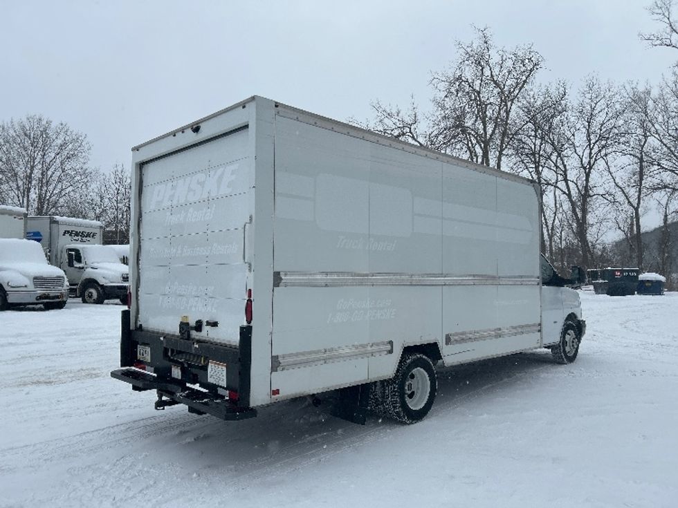 Light Duty Box Truck-Light and Medium Duty Trucks-GMC-2021-Savana G33903-Comstock Park-MI-104,106\n\t\tmiles-$ 28,750 - Image 11