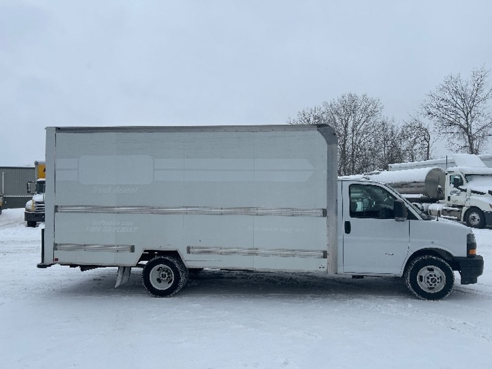 Light Duty Box Truck-Light and Medium Duty Trucks-GMC-2021-Savana G33903-Comstock Park-MI-104,106\n\t\tmiles-$ 28,750 - Image 12