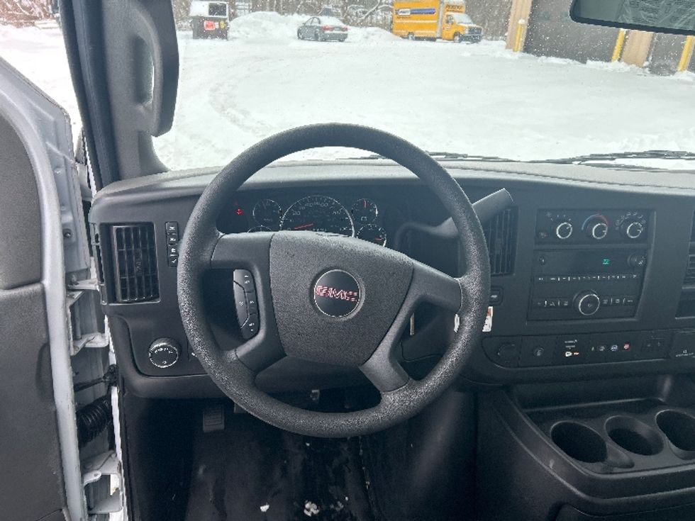 Light Duty Box Truck-Light and Medium Duty Trucks-GMC-2021-Savana G33903-Comstock Park-MI-104,106\n\t\tmiles-$ 28,750 - Image 15