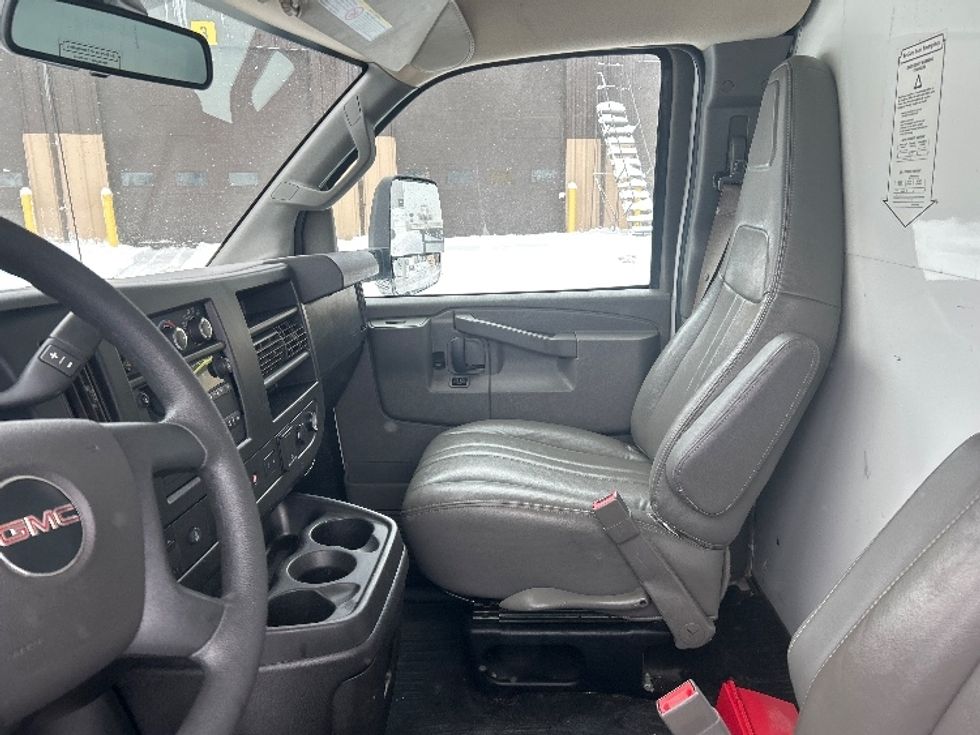 Light Duty Box Truck-Light and Medium Duty Trucks-GMC-2021-Savana G33903-Comstock Park-MI-104,106\n\t\tmiles-$ 28,750 - Image 16