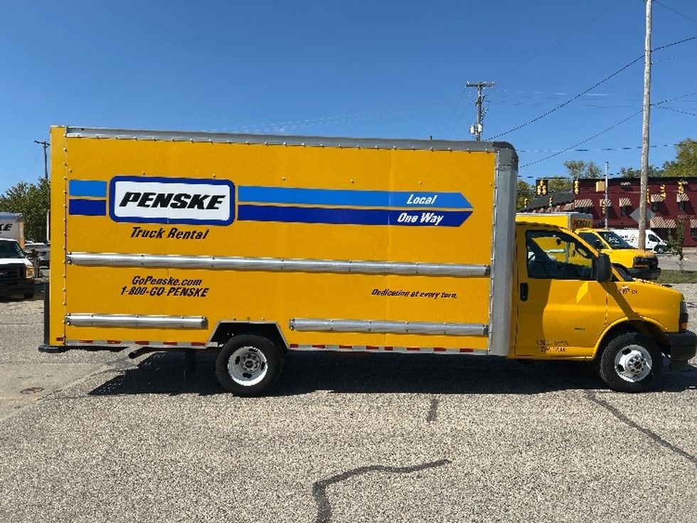 Light Duty Box Truck-Light and Medium Duty Trucks-GMC-2021-Savana G33903-Comstock Park-MI-116,188\n\t\tmiles-$ 21,500 - Image 12