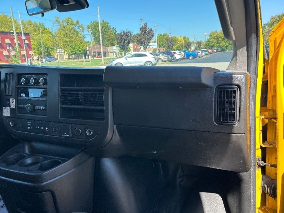 Light Duty Box Truck-Light and Medium Duty Trucks-GMC-2021-Savana G33903-Comstock Park-MI-116,188\n\t\tmiles-$ 21,500 - Image 18