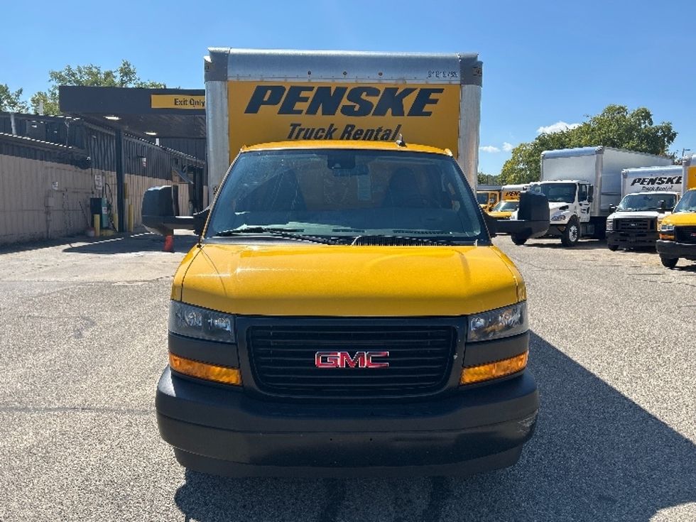 Light Duty Box Truck-Light and Medium Duty Trucks-GMC-2021-Savana G33903-Comstock Park-MI-116,188\n\t\tmiles-$ 21,500 - Image 2
