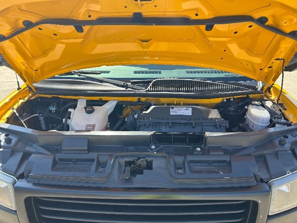 Light Duty Box Truck-Light and Medium Duty Trucks-GMC-2021-Savana G33903-Comstock Park-MI-116,188\n\t\tmiles-$ 21,500 - Image 20