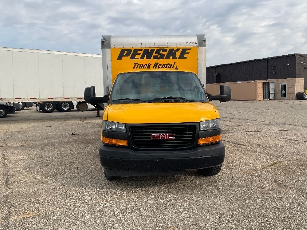 Light Duty Box Truck-Light and Medium Duty Trucks-GMC-2021-Savana G33903-Comstock Park-MI-71,770\n\t\tmiles-$ 28,750 - Image 2