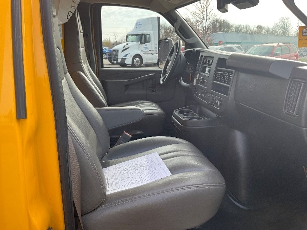 Light Duty Box Truck-Light and Medium Duty Trucks-GMC-2021-Savana G33903-Comstock Park-MI-71,770\n\t\tmiles-$ 28,750 - Image 20