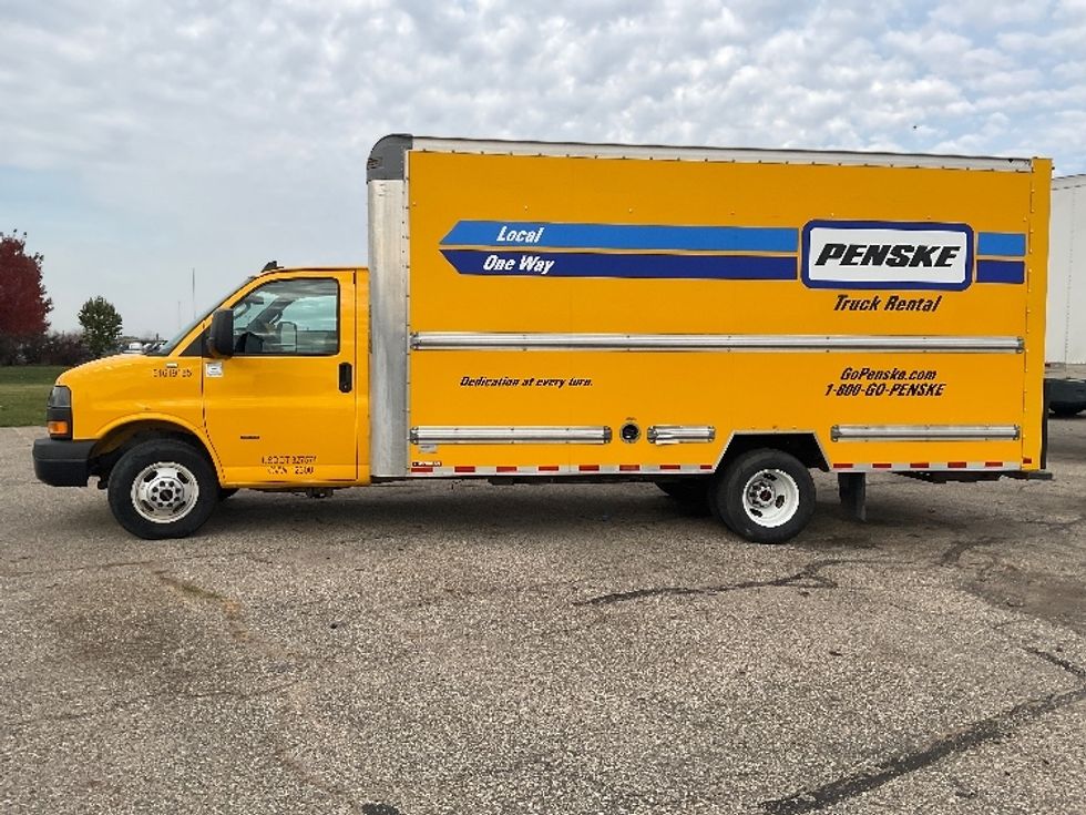 Light Duty Box Truck-Light and Medium Duty Trucks-GMC-2021-Savana G33903-Comstock Park-MI-71,770\n\t\tmiles-$ 28,750 - Image 4
