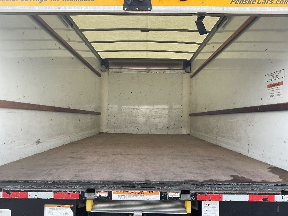 Light Duty Box Truck-Light and Medium Duty Trucks-GMC-2021-Savana G33903-Comstock Park-MI-71,770\n\t\tmiles-$ 28,750 - Image 8