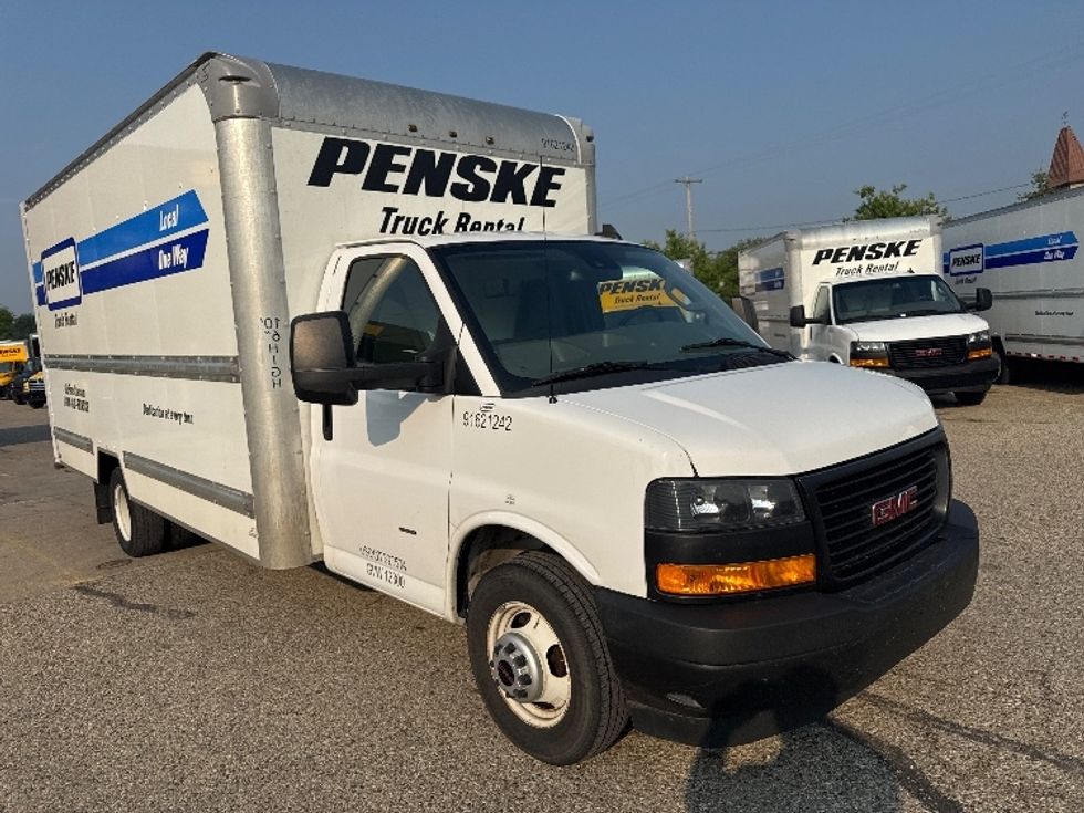 Light Duty Box Truck-Light and Medium Duty Trucks-GMC-2021-Savana G33903-Comstock Park-MI-83,271\n\t\tmiles-$ 31,000 - Image 1