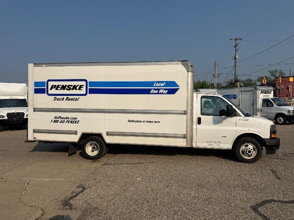Light Duty Box Truck-Light and Medium Duty Trucks-GMC-2021-Savana G33903-Comstock Park-MI-83,271\n\t\tmiles-$ 31,000 - Image 11