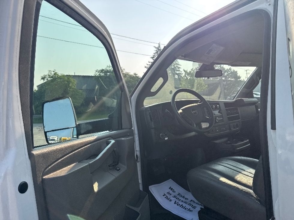 Light Duty Box Truck-Light and Medium Duty Trucks-GMC-2021-Savana G33903-Comstock Park-MI-83,271\n\t\tmiles-$ 31,000 - Image 12
