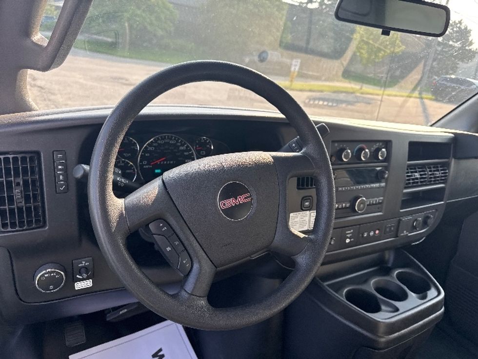 Light Duty Box Truck-Light and Medium Duty Trucks-GMC-2021-Savana G33903-Comstock Park-MI-83,271\n\t\tmiles-$ 31,000 - Image 13
