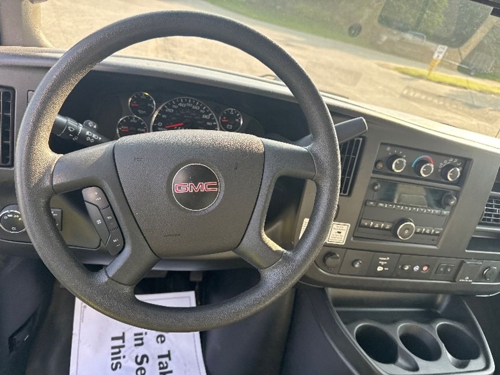 Light Duty Box Truck-Light and Medium Duty Trucks-GMC-2021-Savana G33903-Comstock Park-MI-83,271\n\t\tmiles-$ 31,000 - Image 14