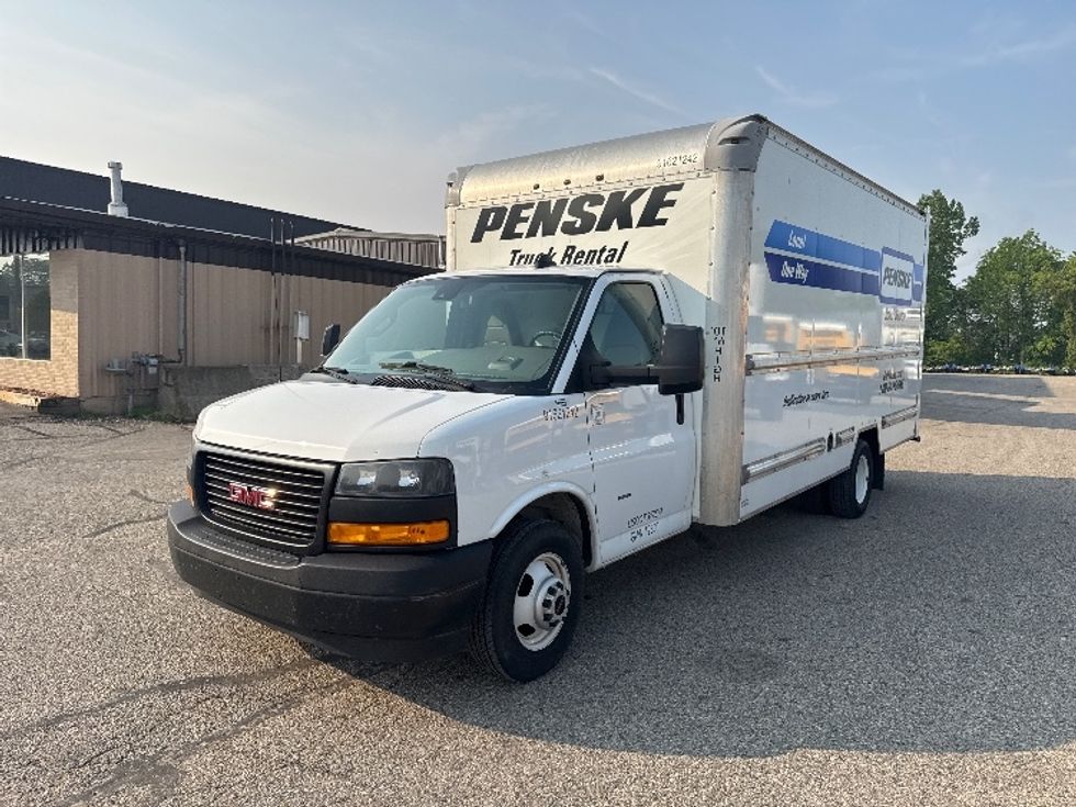 Light Duty Box Truck-Light and Medium Duty Trucks-GMC-2021-Savana G33903-Comstock Park-MI-83,271\n\t\tmiles-$ 31,000 - Image 3