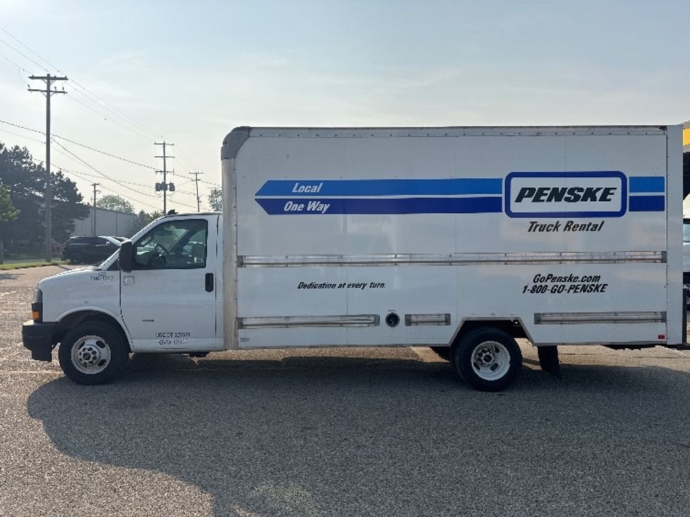 Light Duty Box Truck-Light and Medium Duty Trucks-GMC-2021-Savana G33903-Comstock Park-MI-83,271\n\t\tmiles-$ 31,000 - Image 4