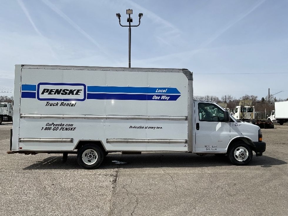 Light Duty Box Truck-Light and Medium Duty Trucks-GMC-2021-Savana G33903-Comstock Park-MI-90,037\n\t\tmiles-$ 30,500 - Image 14