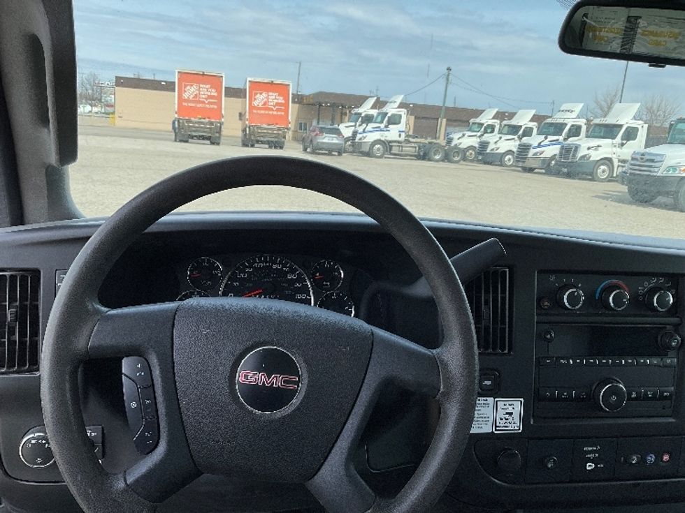 Light Duty Box Truck-Light and Medium Duty Trucks-GMC-2021-Savana G33903-Comstock Park-MI-90,037\n\t\tmiles-$ 30,500 - Image 17