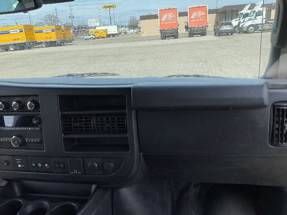 Light Duty Box Truck-Light and Medium Duty Trucks-GMC-2021-Savana G33903-Comstock Park-MI-90,037\n\t\tmiles-$ 30,500 - Image 20