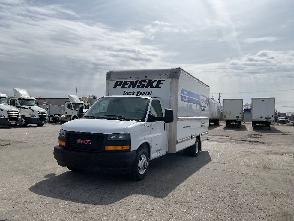 Light Duty Box Truck-Light and Medium Duty Trucks-GMC-2021-Savana G33903-Comstock Park-MI-90,037\n\t\tmiles-$ 30,500 - Image 3