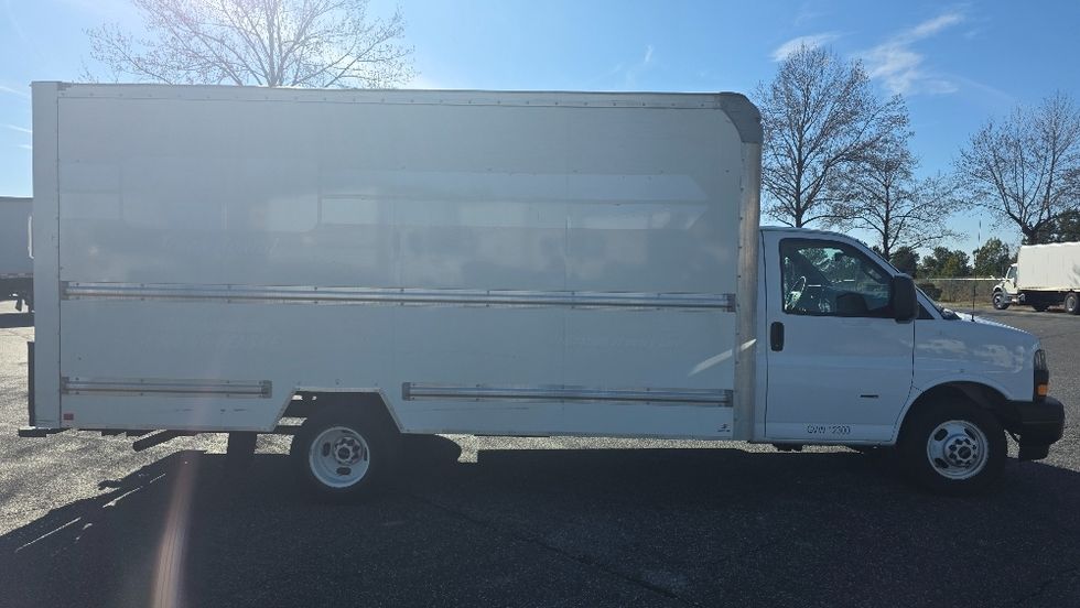 Light Duty Box Truck-Light and Medium Duty Trucks-GMC-2021-Savana G33903-Concord-NC-108,672\n\t\tmiles-$ 30,250 - Image 15