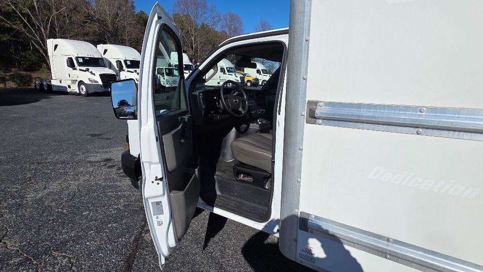 Light Duty Box Truck-Light and Medium Duty Trucks-GMC-2021-Savana G33903-Concord-NC-108,672\n\t\tmiles-$ 30,250 - Image 16