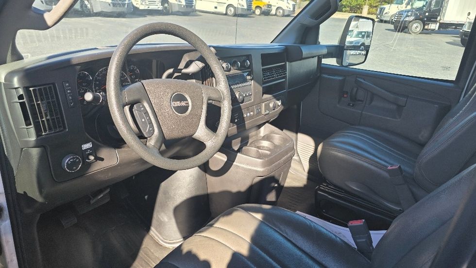 Light Duty Box Truck-Light and Medium Duty Trucks-GMC-2021-Savana G33903-Concord-NC-108,672\n\t\tmiles-$ 30,250 - Image 17