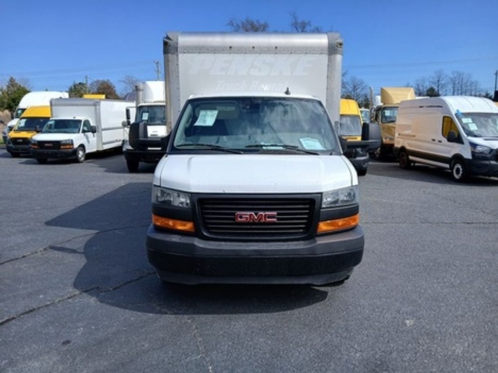 Light Duty Box Truck-Light and Medium Duty Trucks-GMC-2021-Savana G33903-Concord-NC-111,321\n\t\tmiles-$ 30,500 - Image 2