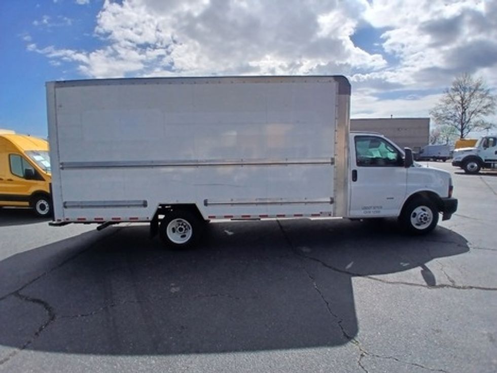 Light Duty Box Truck-Light and Medium Duty Trucks-GMC-2021-Savana G33903-Concord-NC-111,321\n\t\tmiles-$ 30,500 - Image 7
