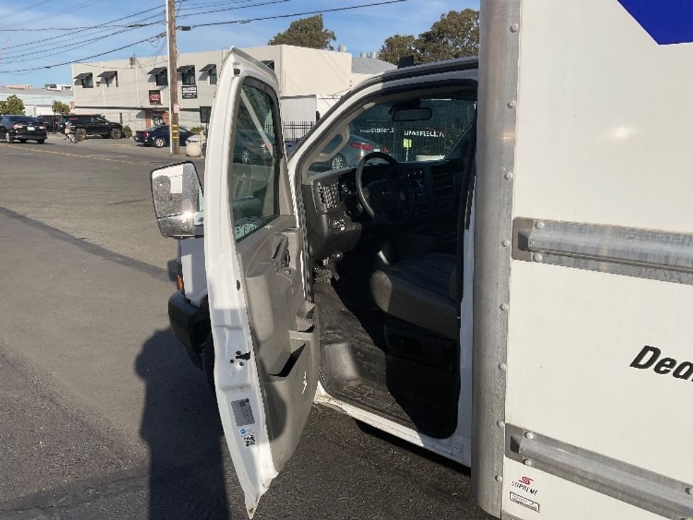 Light Duty Box Truck-Light and Medium Duty Trucks-GMC-2021-Savana G33903-Concord-NC-87,392\n\t\tmiles-$ 32,750 - Image 16