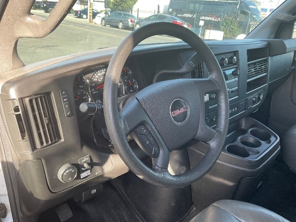 Light Duty Box Truck-Light and Medium Duty Trucks-GMC-2021-Savana G33903-Concord-NC-87,392\n\t\tmiles-$ 32,750 - Image 17