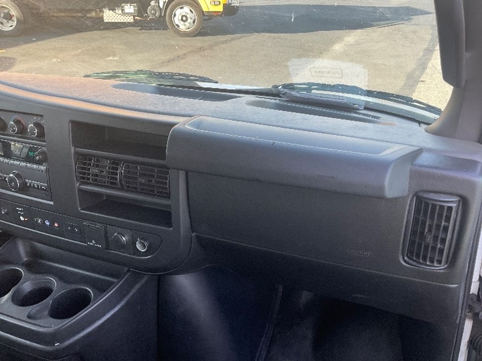 Light Duty Box Truck-Light and Medium Duty Trucks-GMC-2021-Savana G33903-Concord-NC-87,392\n\t\tmiles-$ 32,750 - Image 21