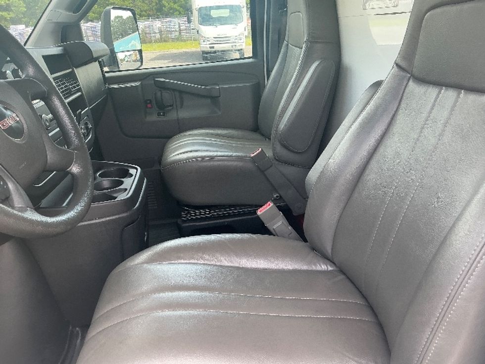 Light Duty Box Truck-Light and Medium Duty Trucks-GMC-2021-Savana G33903-Conway-SC-114,736\n\t\tmiles-$ 28,000 - Image 19