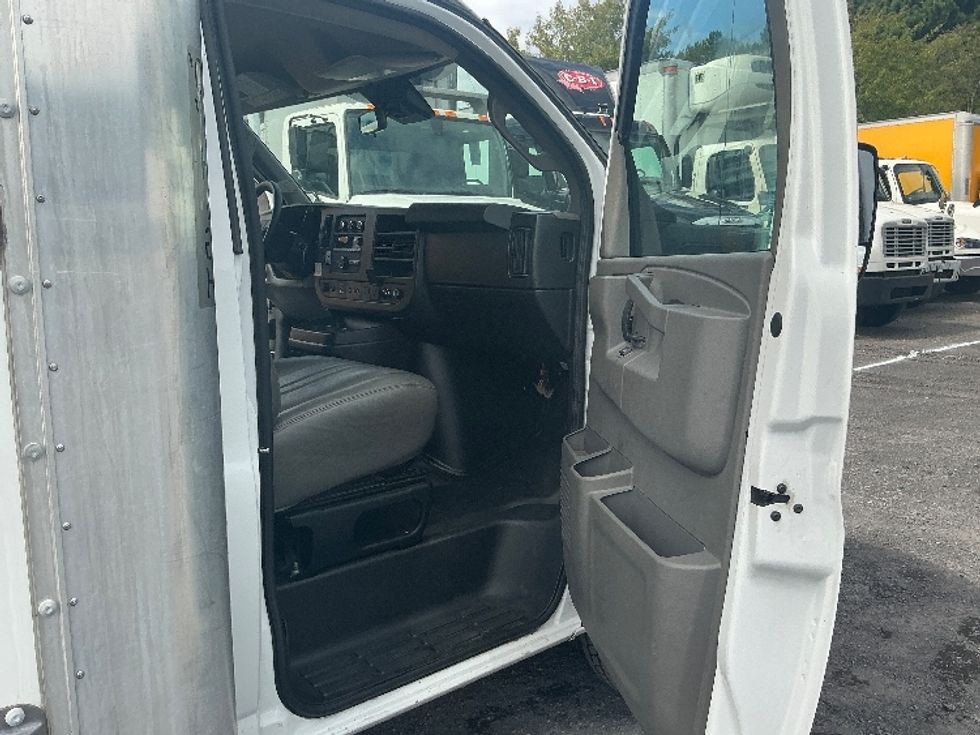 Light Duty Box Truck-Light and Medium Duty Trucks-GMC-2021-Savana G33903-Conway-SC-114,736\n\t\tmiles-$ 28,000 - Image 20