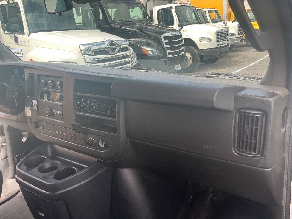Light Duty Box Truck-Light and Medium Duty Trucks-GMC-2021-Savana G33903-Conway-SC-114,736\n\t\tmiles-$ 28,000 - Image 21