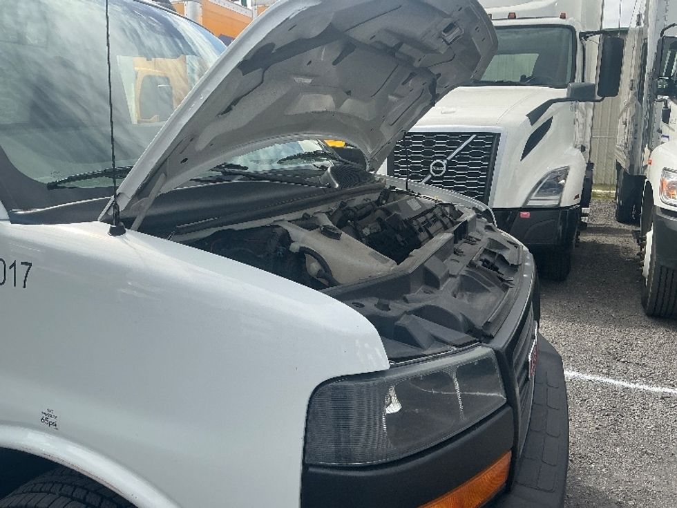 Light Duty Box Truck-Light and Medium Duty Trucks-GMC-2021-Savana G33903-Conway-SC-114,736\n\t\tmiles-$ 28,000 - Image 23